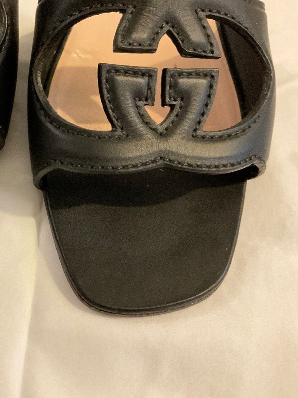Gucci Black Cut out Slides Size 41 - Picture 2 of 8